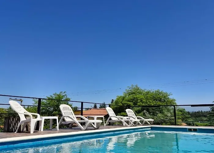 Posada Faro Serrano